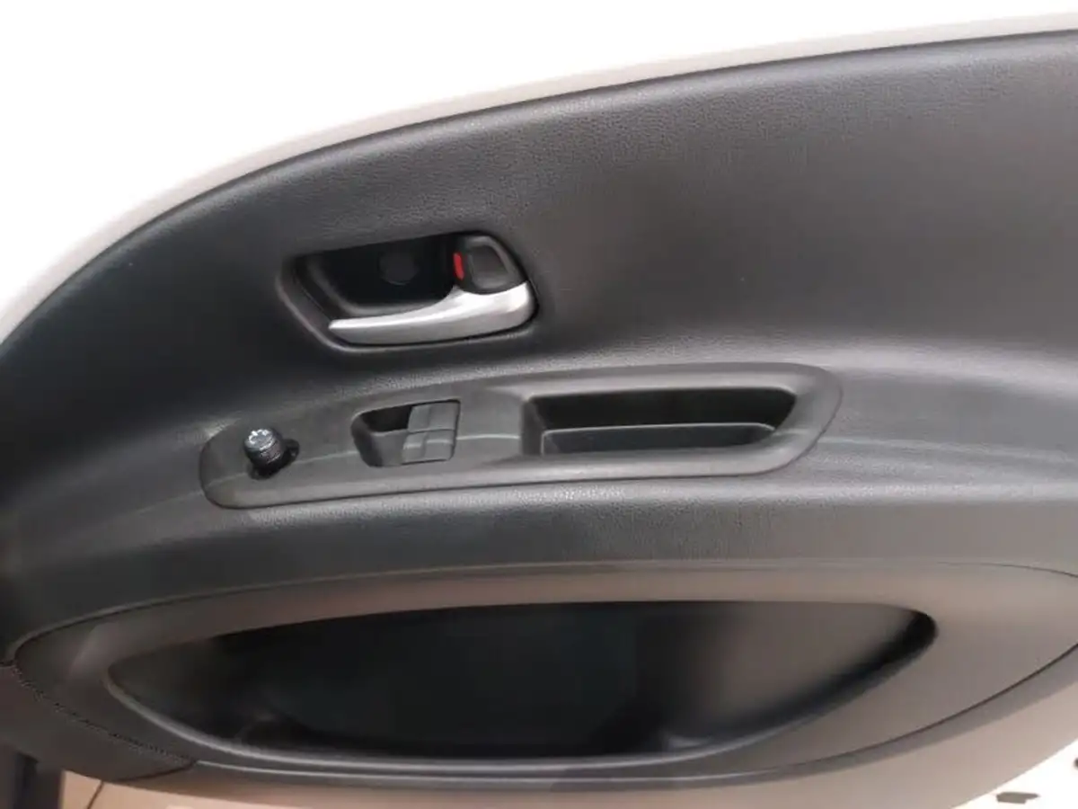 2022-toyota-aygo-x-10-vvt-i-pure-big-9