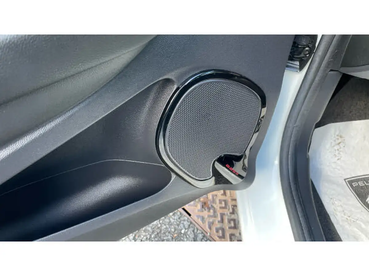 2019-renault-clio-09-tce-iconic-90ps-big-32