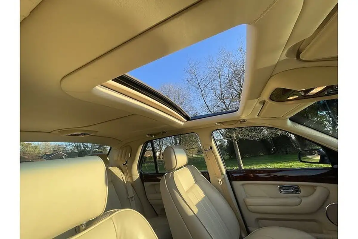 2008-bentley-arnage-68-r-big-43