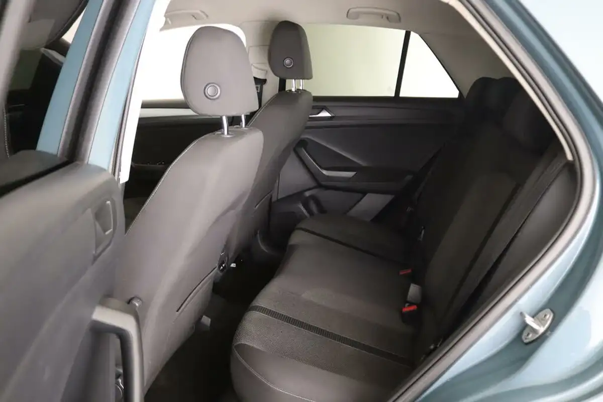 2022-volkswagen-t-roc-10-tsi-life-big-10
