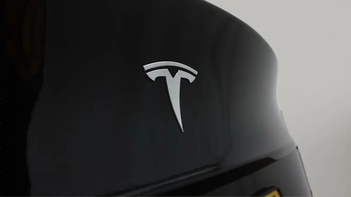 2022-tesla-model-y-e-long-range-big-21