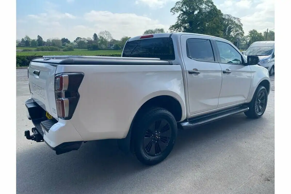 2021-isuzu-d-max-19td-v-cross-big-4