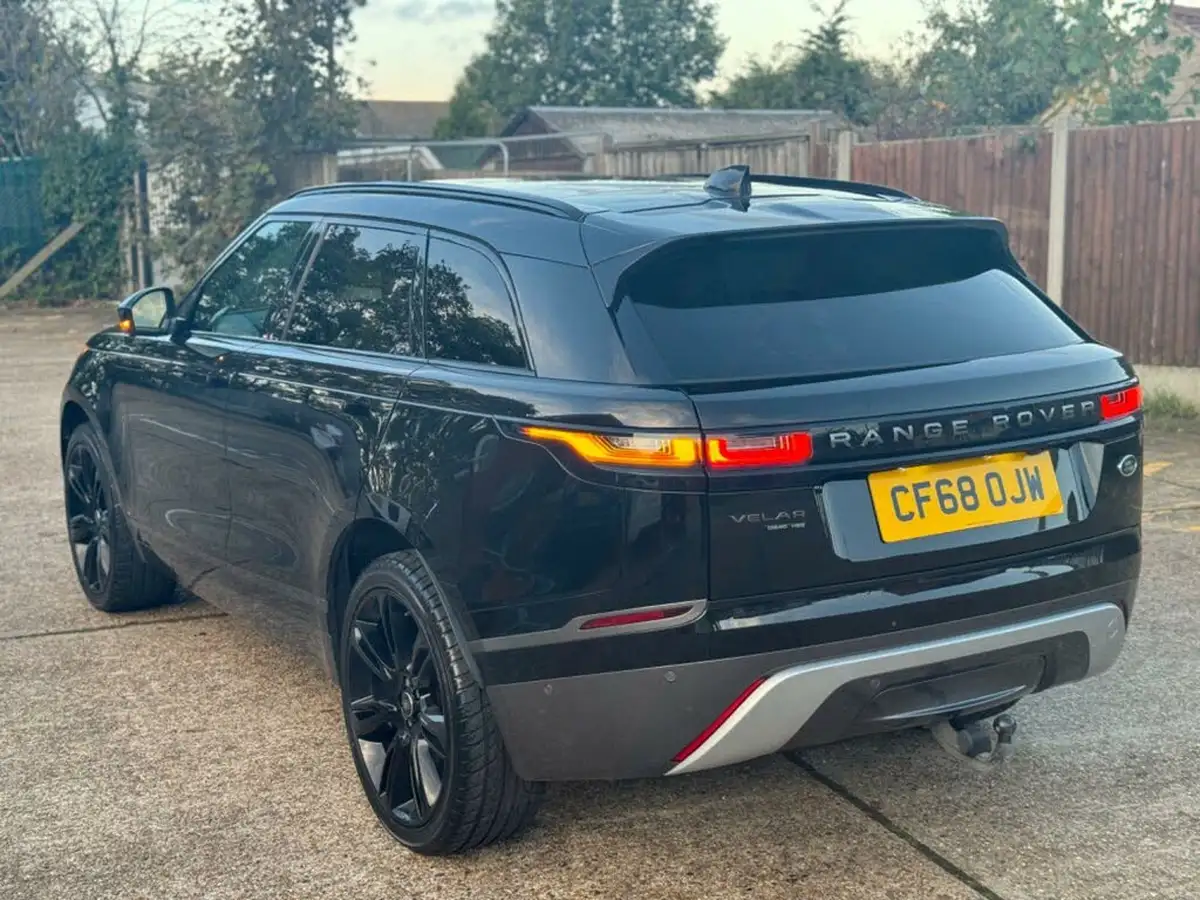 2018-land-rover-range-rover-velar-20-d240-r-dynamic-hse-big-2