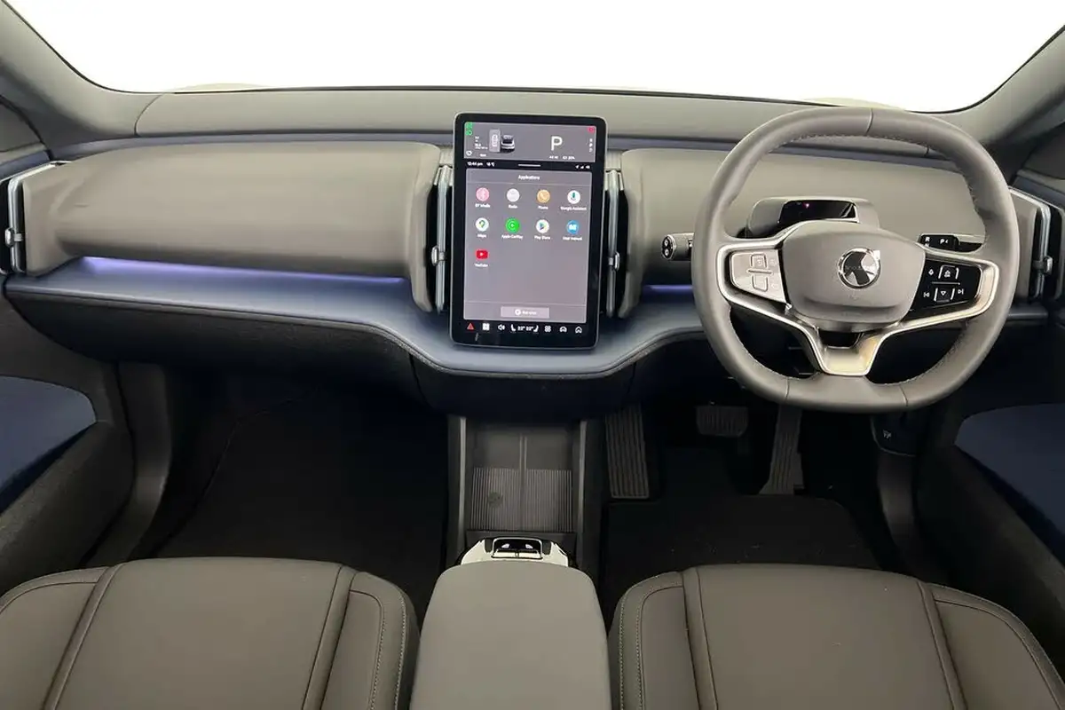 2024-volvo-ex30-e-single-motor-plus-extended-range-big-5