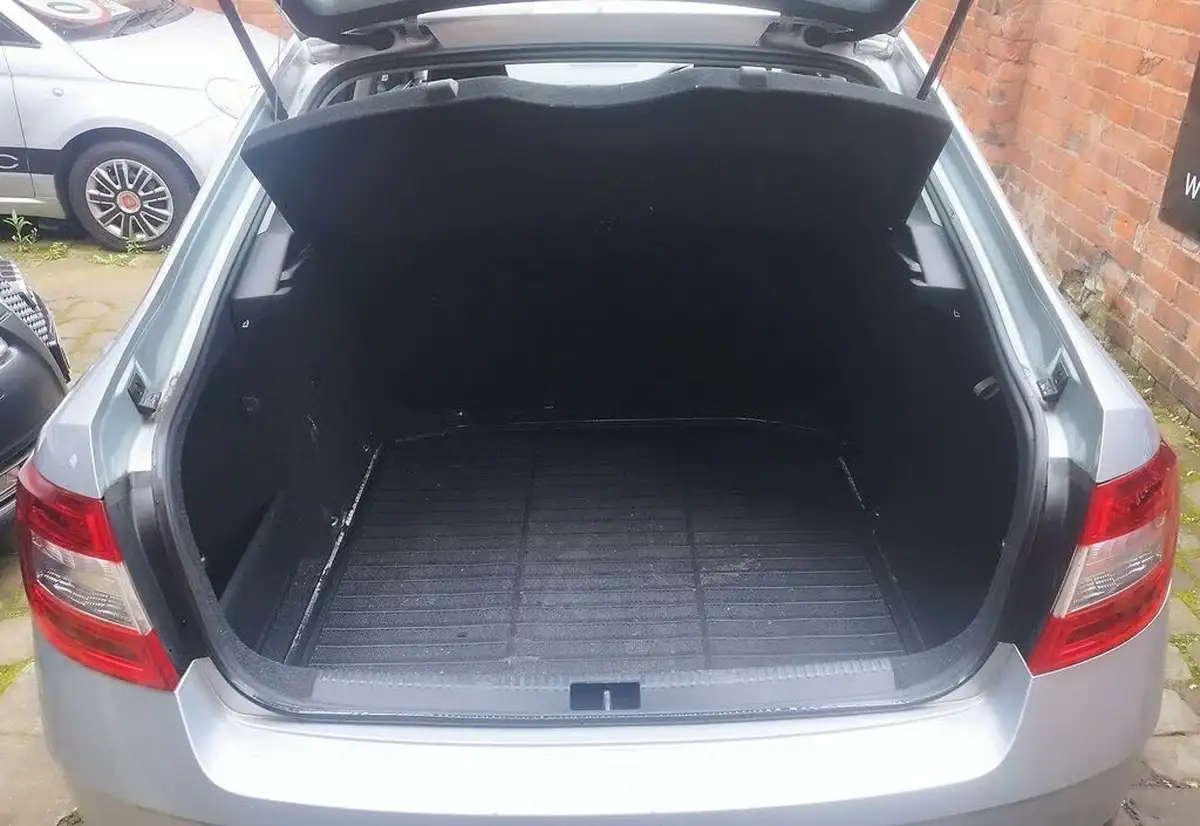 2019-skoda-octavia-16tdi-se-technology-hatchback-big-10