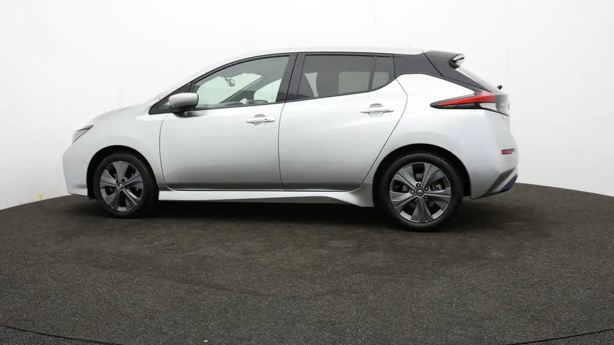 2021-nissan-leaf-e-tekna-big-62