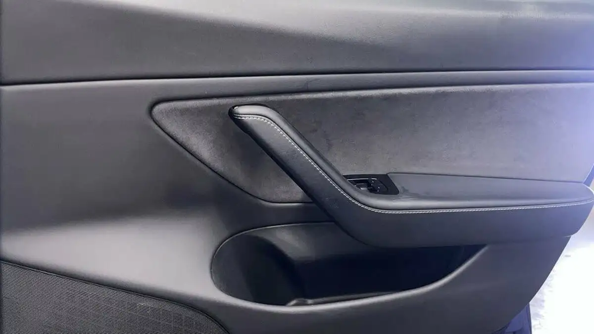 2020-tesla-model-3-e-long-range-big-25