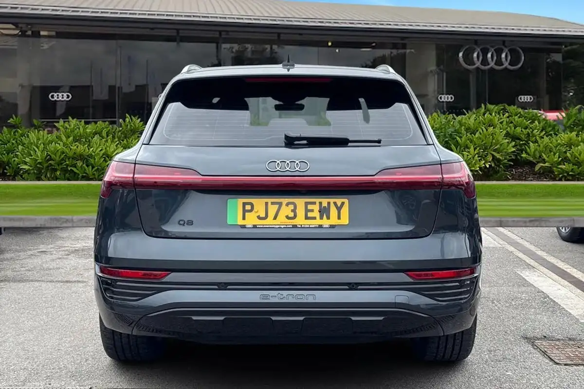 2023-audi-q8-e-tron-55e-sport-suv-big-3