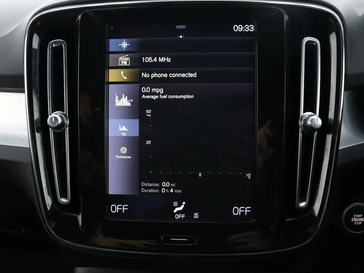 2020-volvo-xc40-15-t3-momentum-big-20