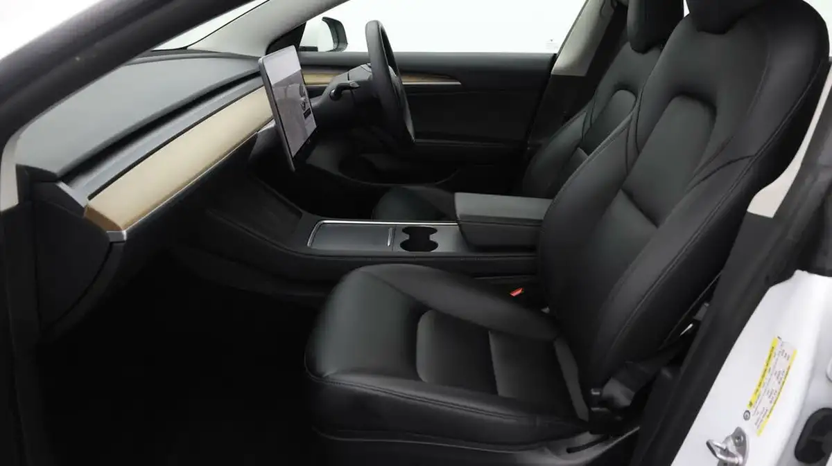 2021-tesla-model-3-e-standard-plus-big-13