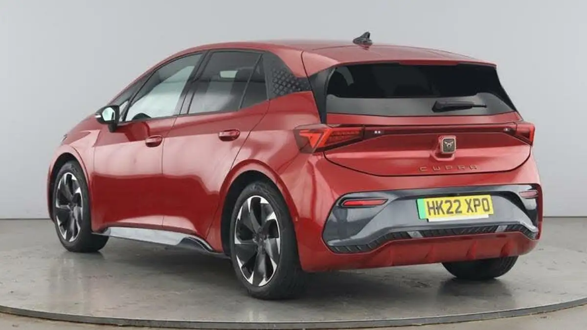 2022-cupra-born-e-v2-204ps-58kwh-big-2