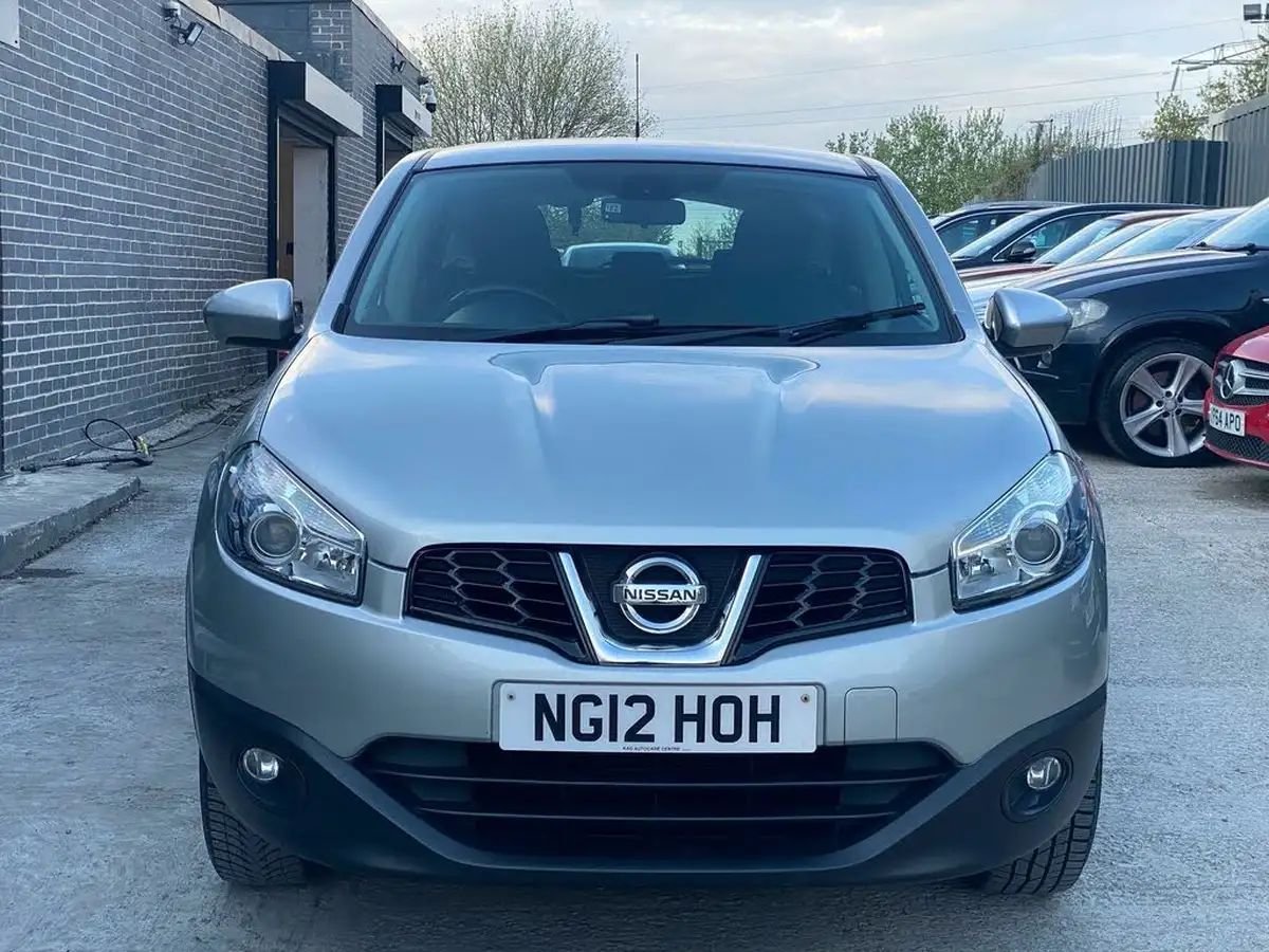 2012-nissan-qashqai-16-acenta-big-2
