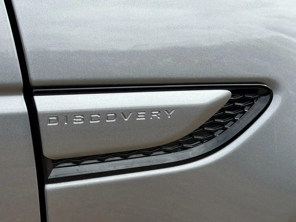 2022-land-rover-discovery-sport-15-p300e-r-dynamic-se-big-18