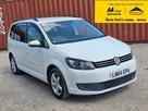 2014-volkswagen-touran-small-0