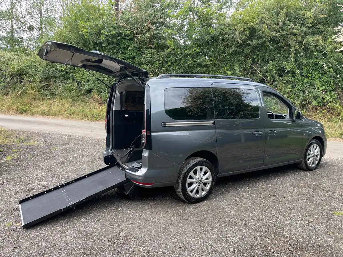 2022-volkswagen-caddy-15-tsi-maxi-life-big-0