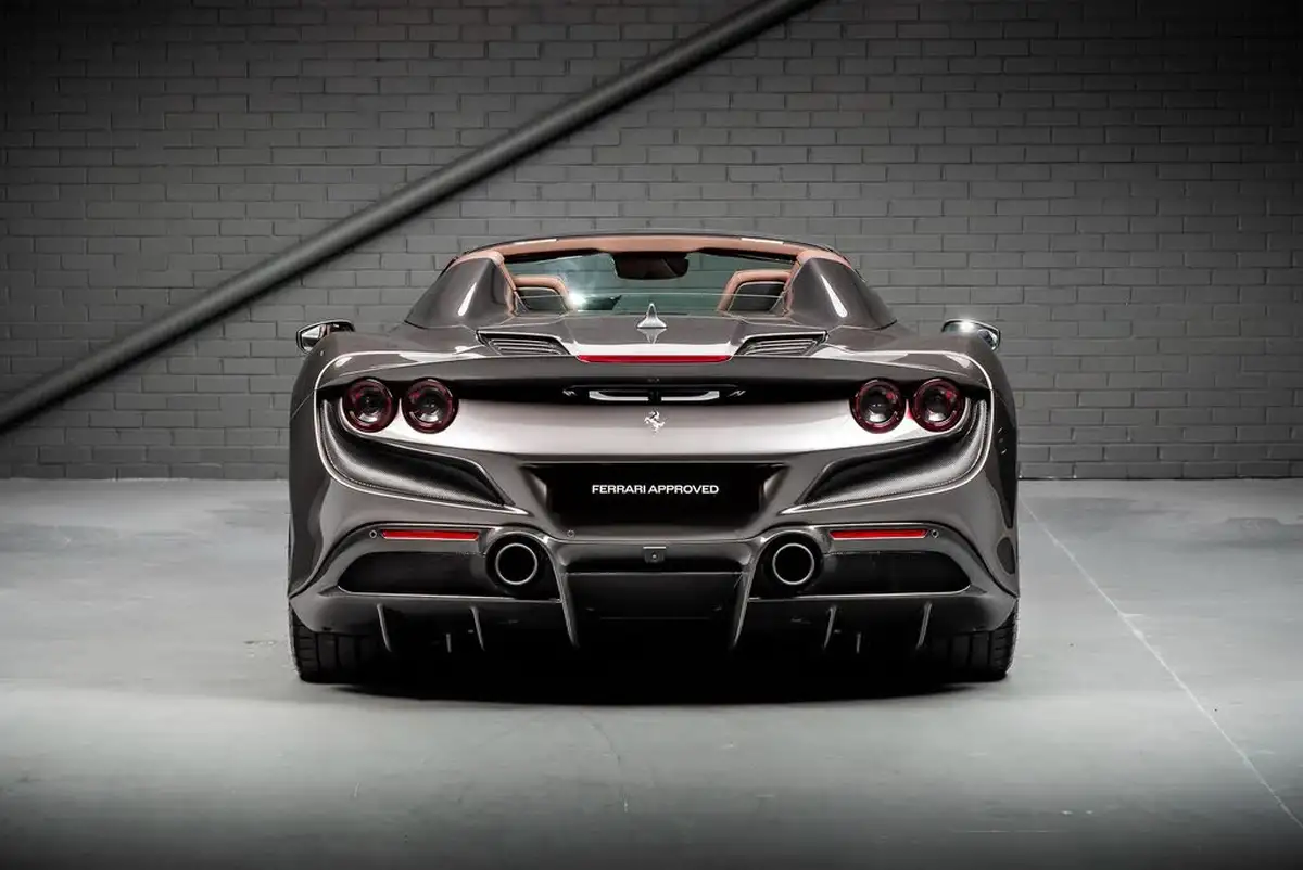 2021-ferrari-f8-spider-big-7
