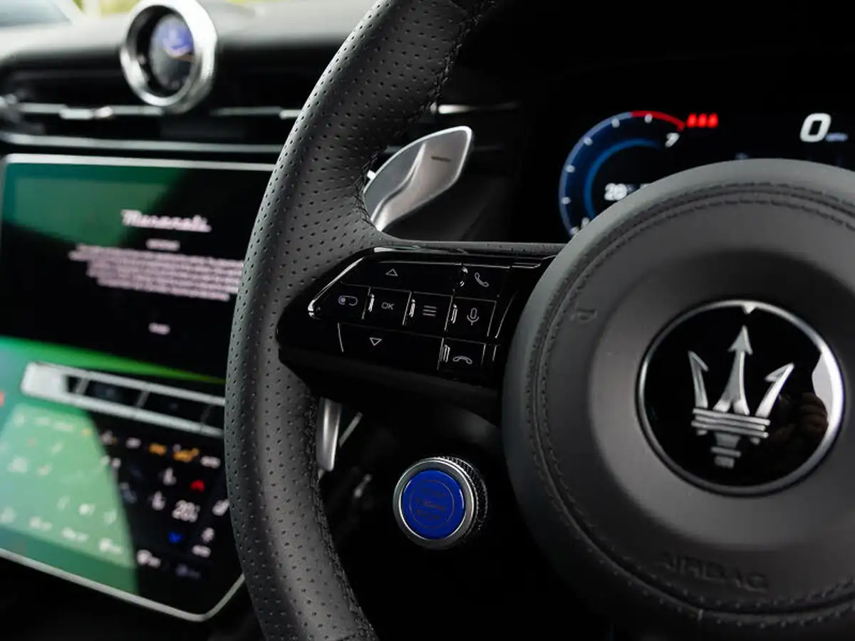 2024-maserati-grecale-20-modena-big-14