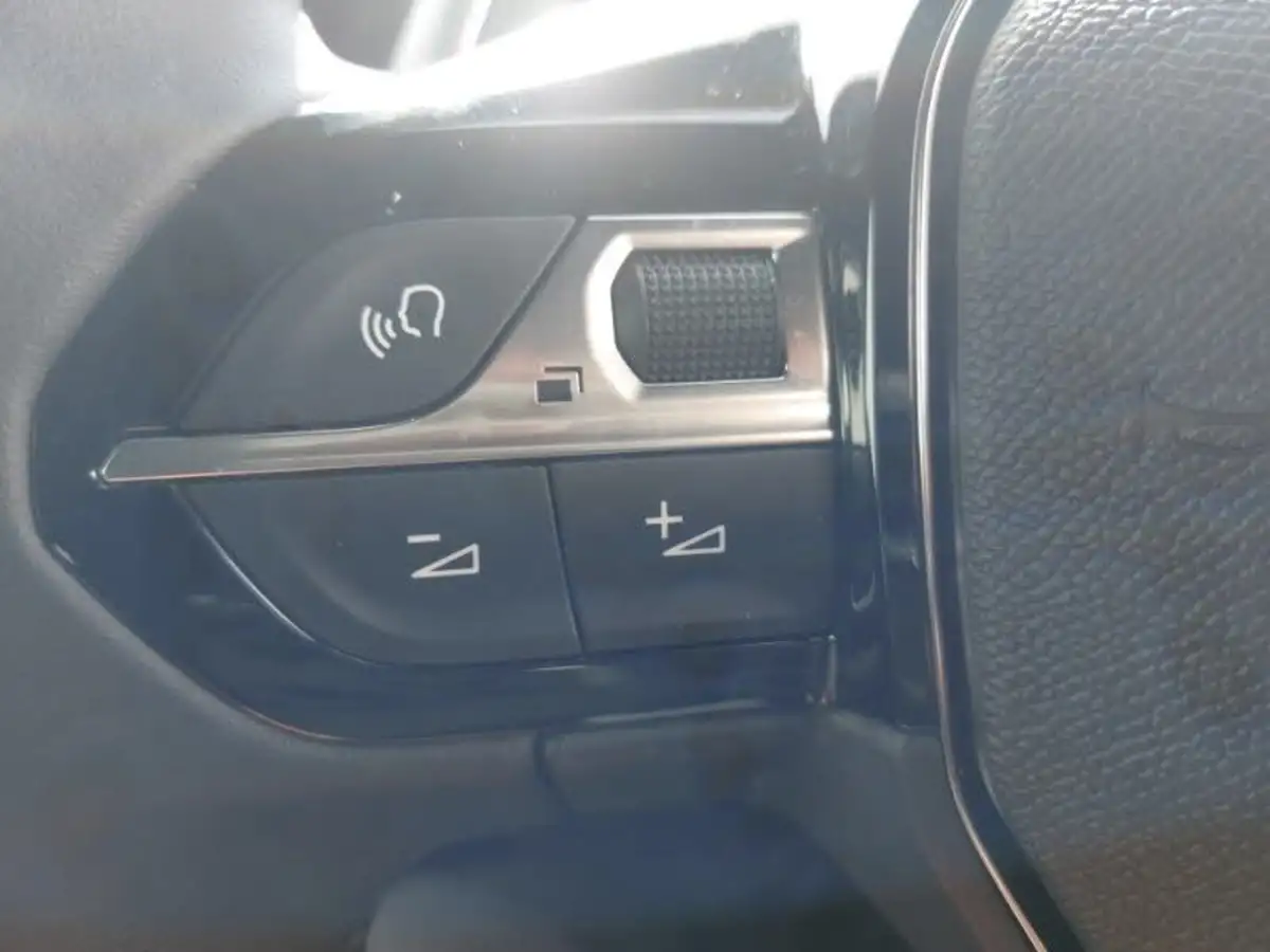 2024-peugeot-2008-suv-12-puretech-allure-130ps-eat8-big-14