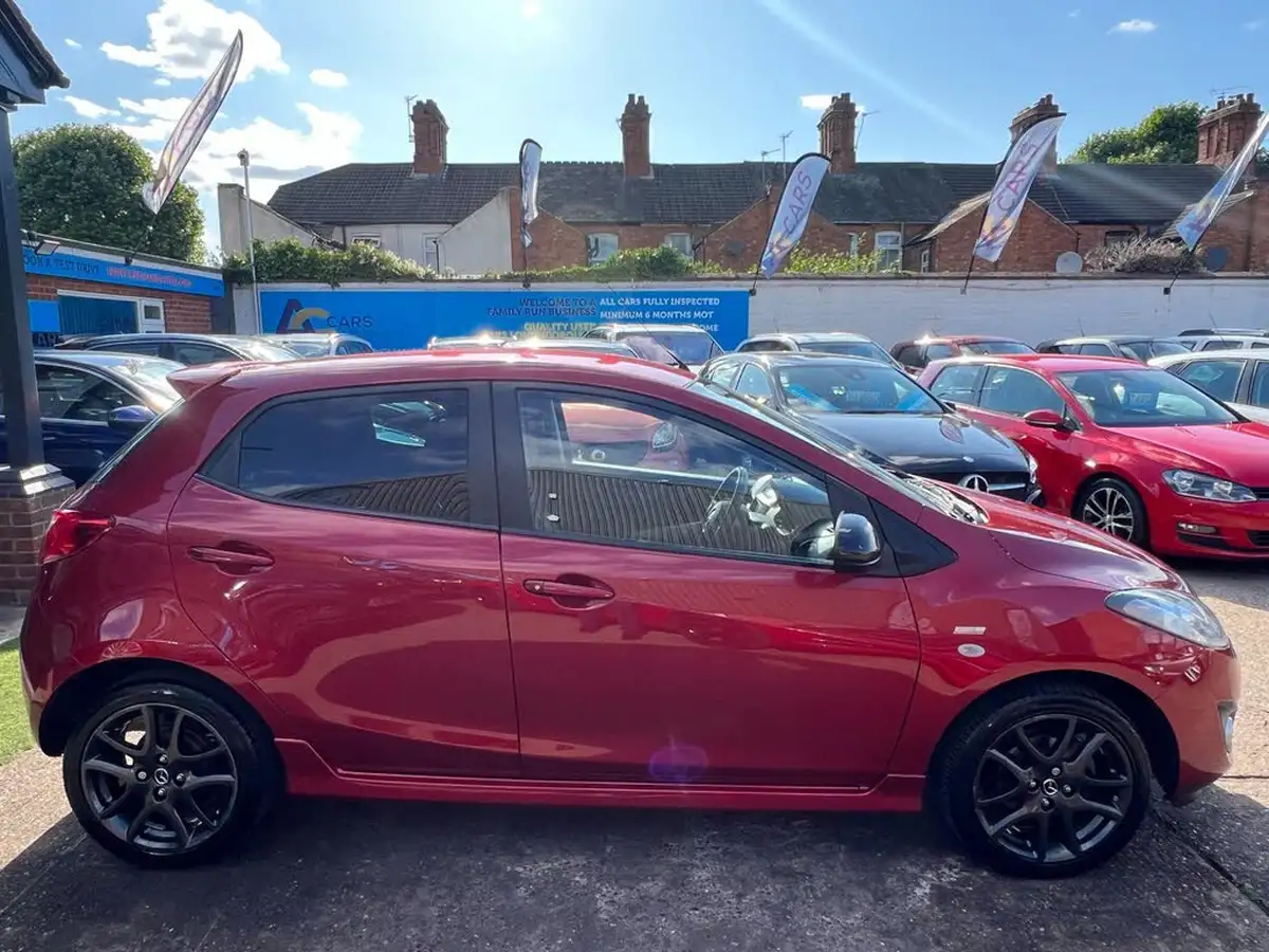 2013-mazda-mazda2-13-venture-big-7