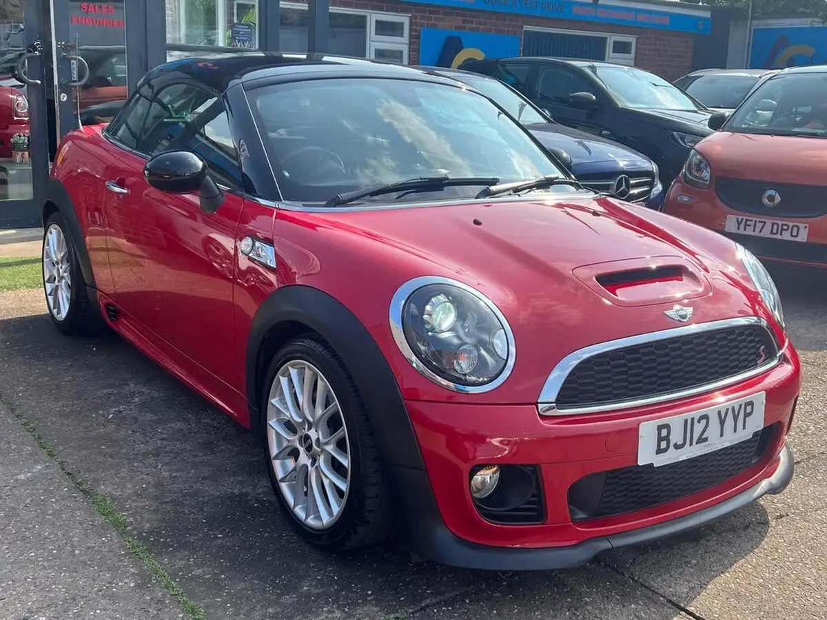 2012-mini-cooper-16-cooper-s-avenue-coupe-3d-big-8