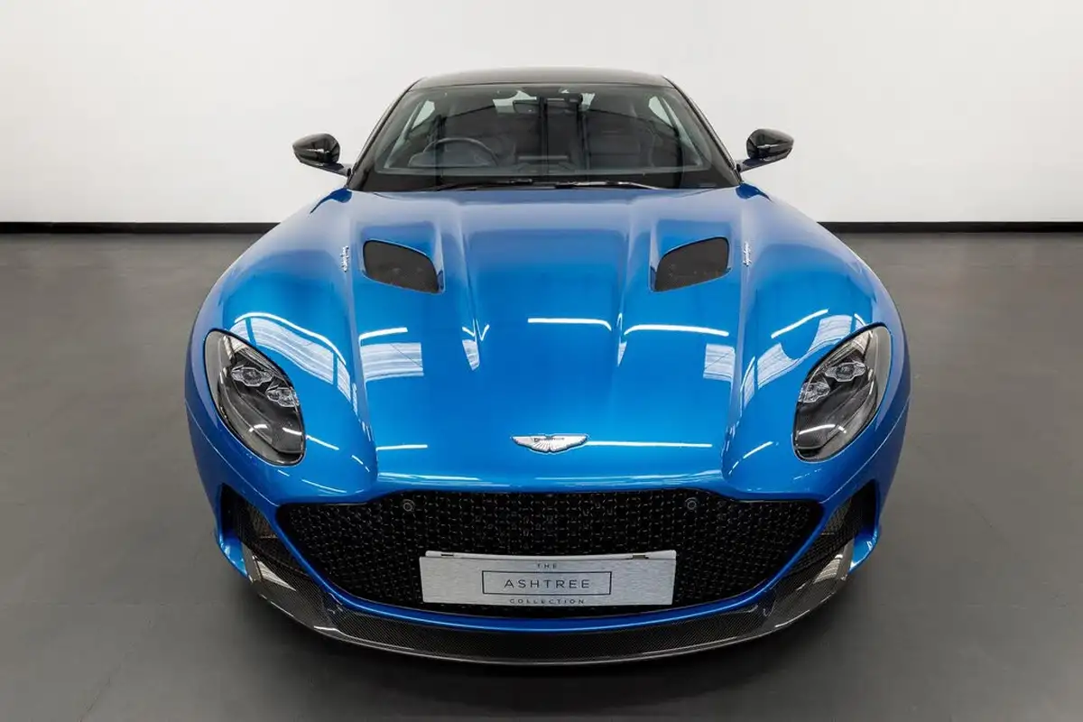 2019-aston-martin-dbs-52-v12-superleggera-big-12