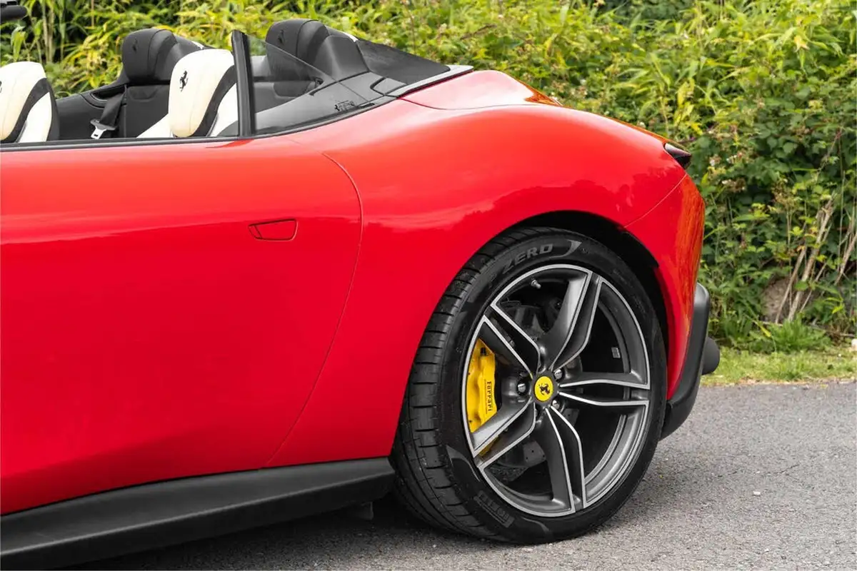 2024-ferrari-roma-38t-v8-spider-f1-dct-euro-6-ss-2dr-big-15