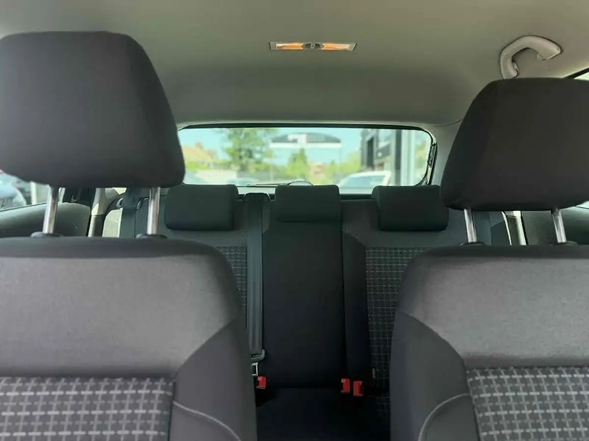 2016-volkswagen-polo-10-match-75ps-5d-big-18