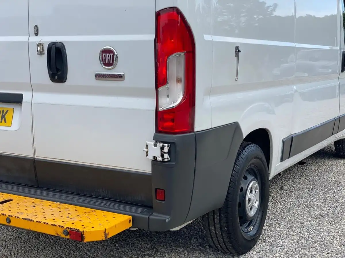 2017-fiat-ducato-20td-35-lh2-panel-big-52