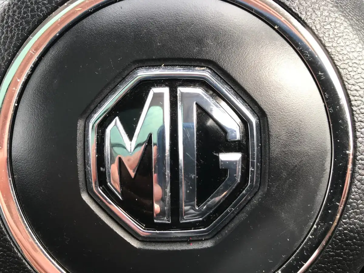 2022-mg-hs-15t-gdi-exclusive-162ps-big-22