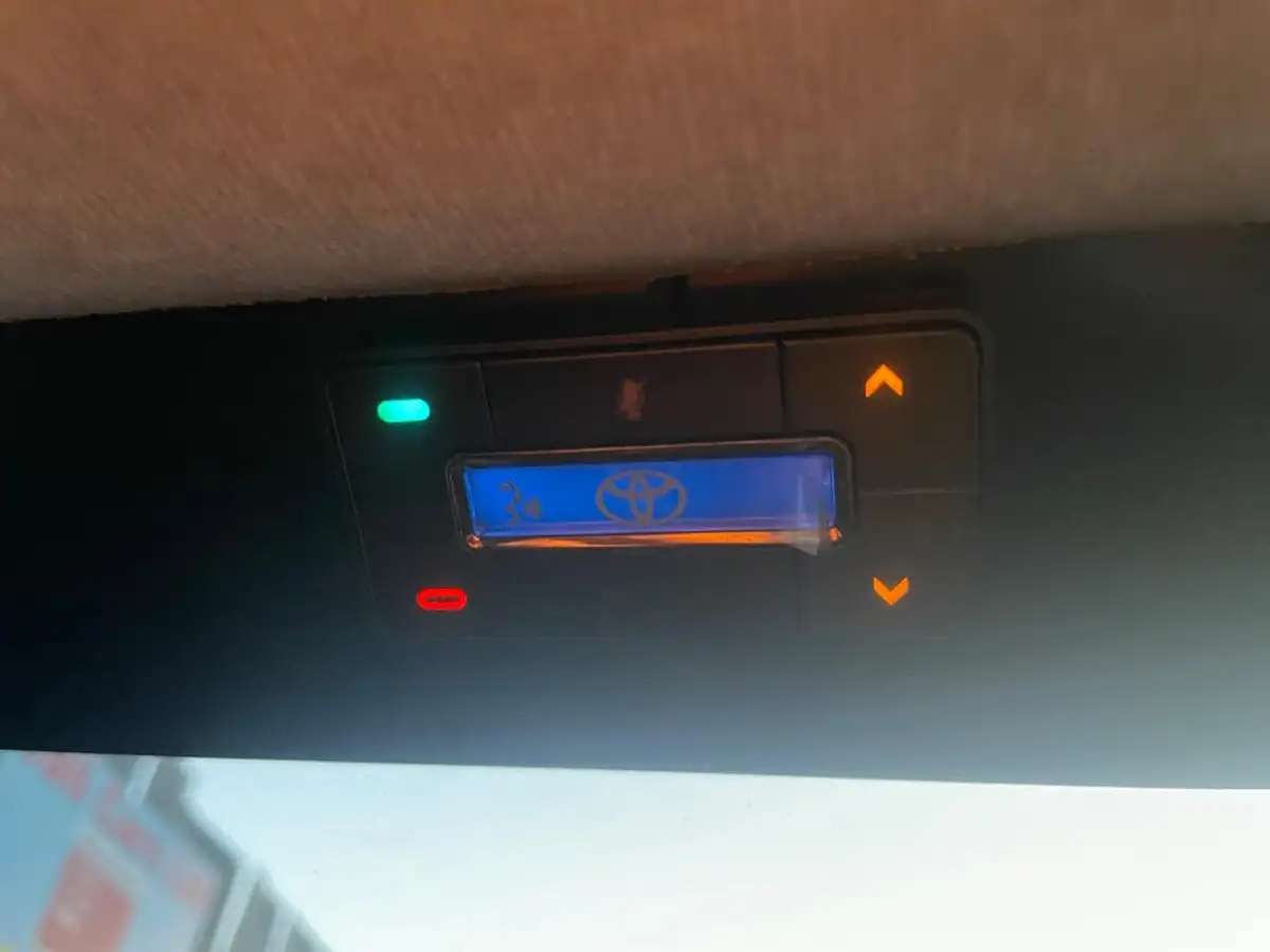 2009-toyota-aygo-10-aygo-blue-5d-mmt-big-23