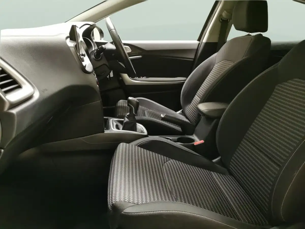 2022-kia-xceed-10-t-gdi-2-big-3