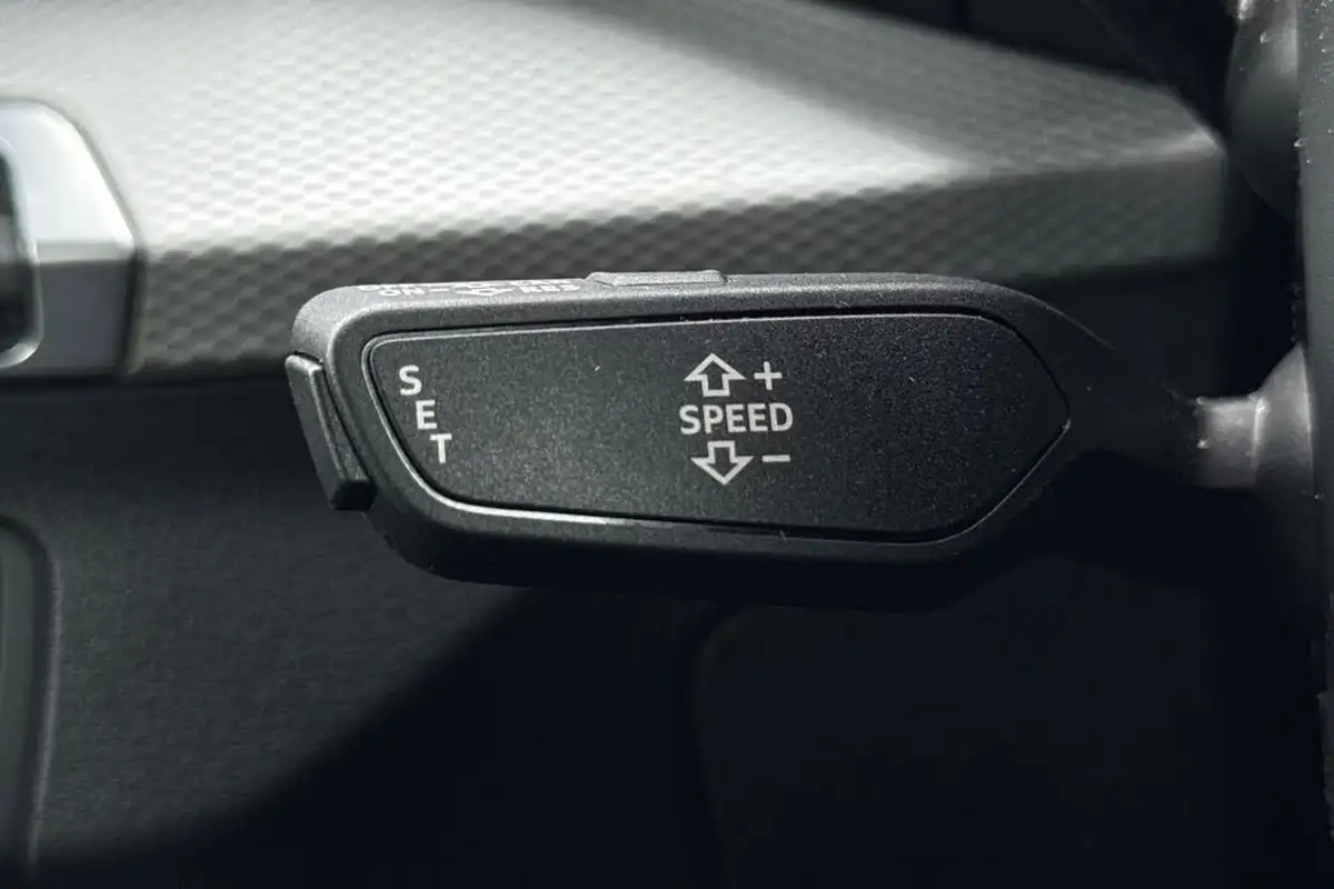 2021-audi-q2-15-35-tfsi-sport-big-33