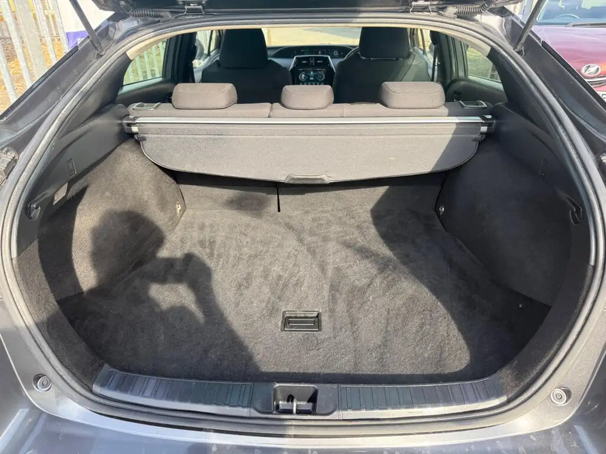 2019-toyota-prius-big-19