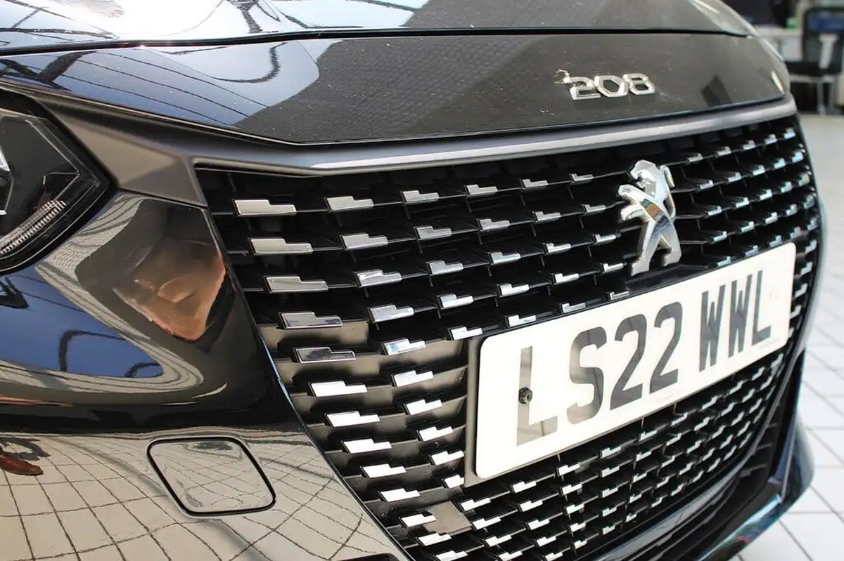 2022-peugeot-208-15-bluehdi-active-premium-big-38