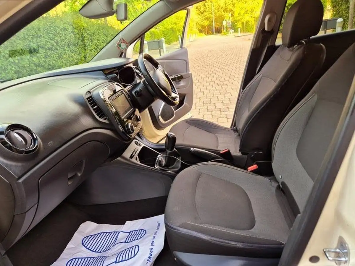 2015-renault-captur-09-dynamique-s-big-13