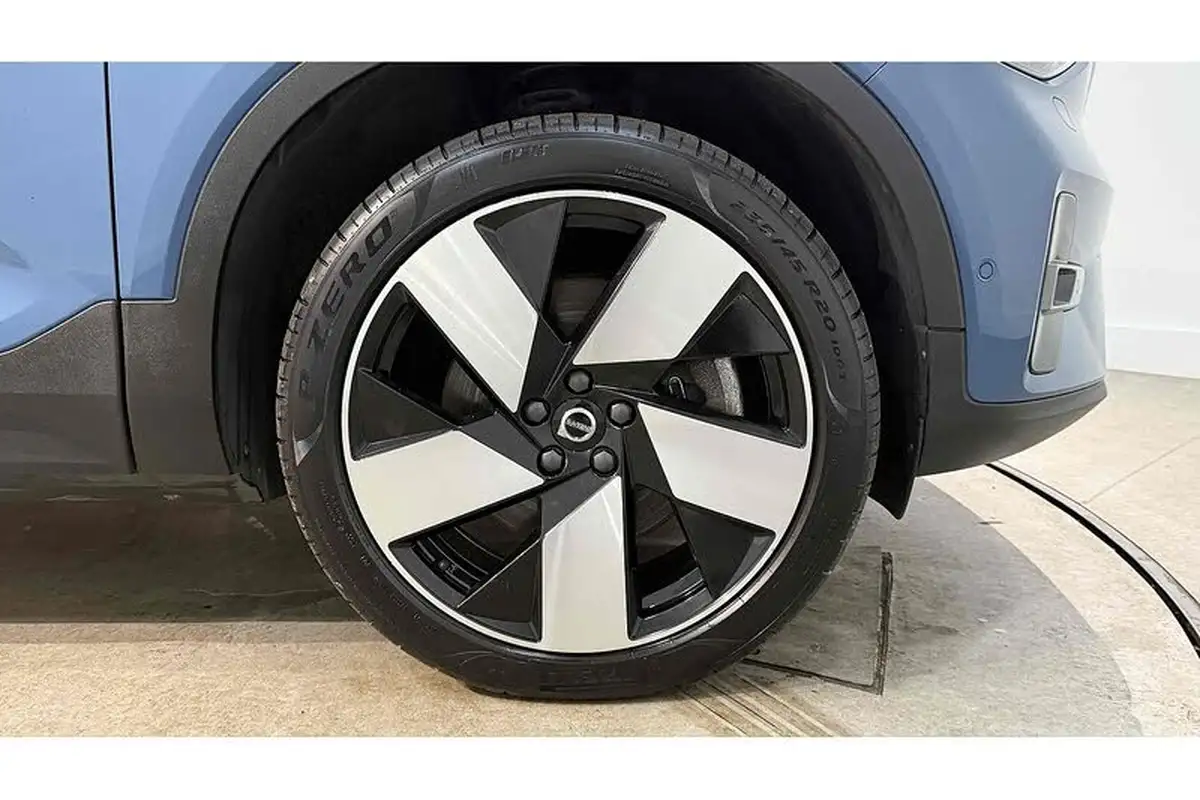 2022-volvo-c40-e-twin-recharge-pro-big-16