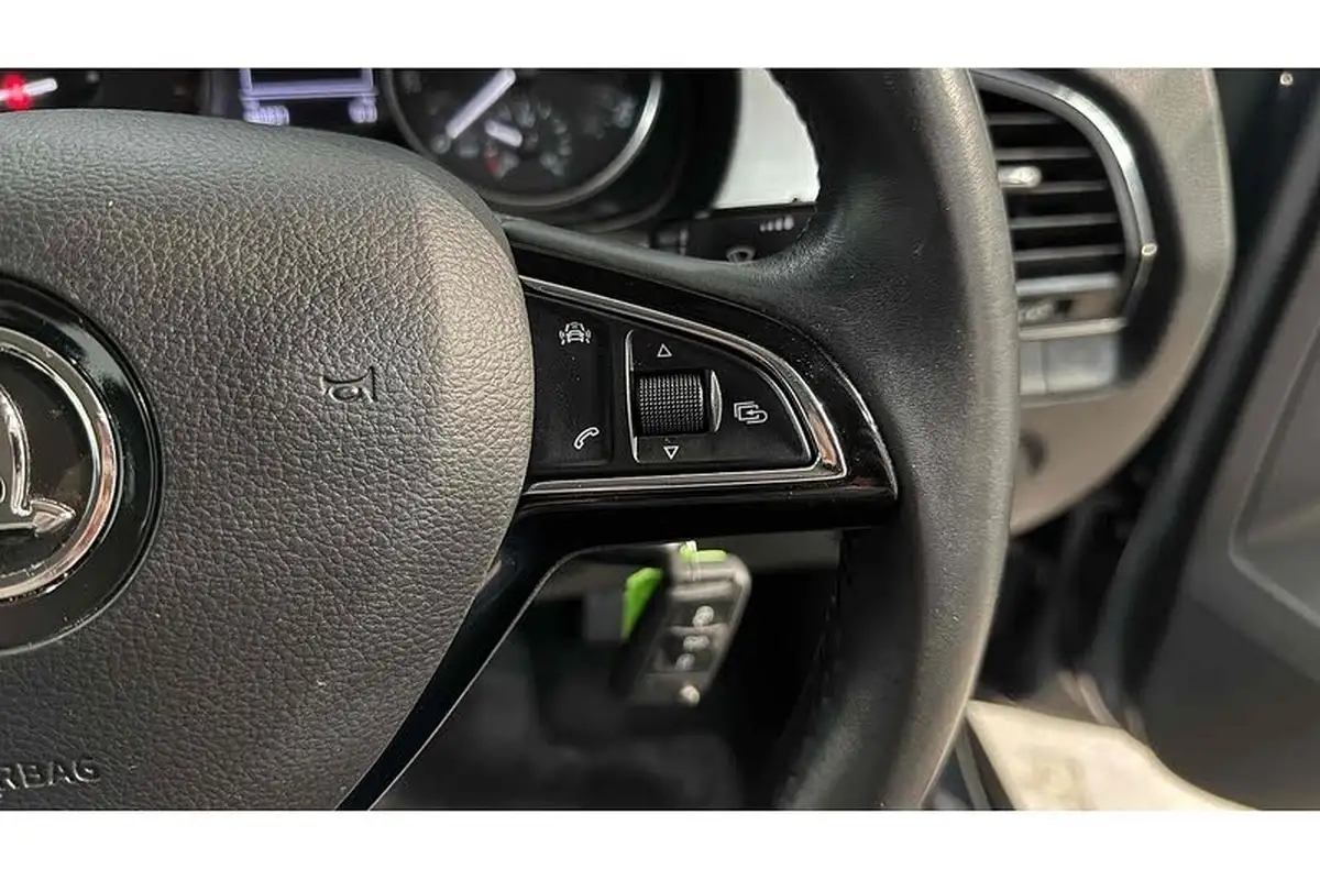 2018-skoda-fabia-10-tsi-se-95ps-ss-hatchback-big-33