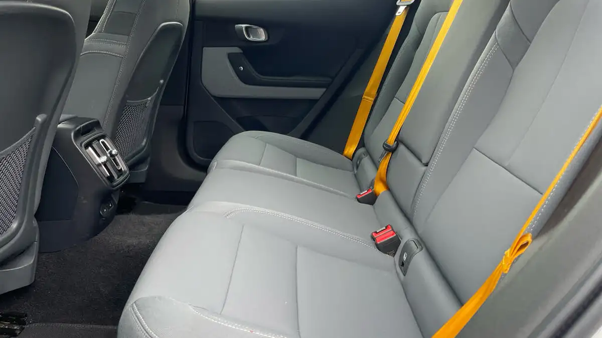 2020-polestar-polestar-2-e-ps2-big-13