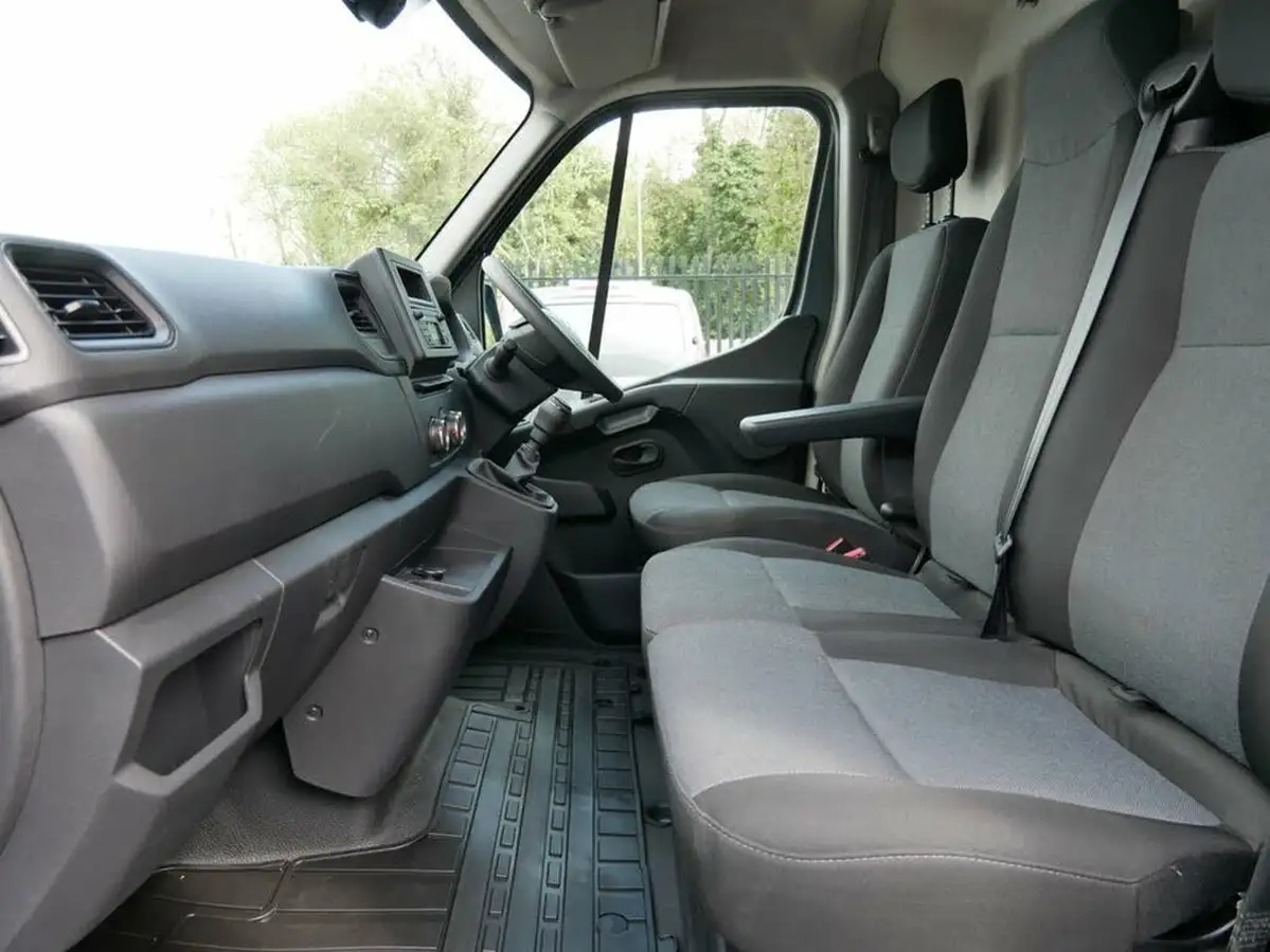 2023-nissan-interstar-23dci-f35-l3h3-tekna-135pseu6d-big-19
