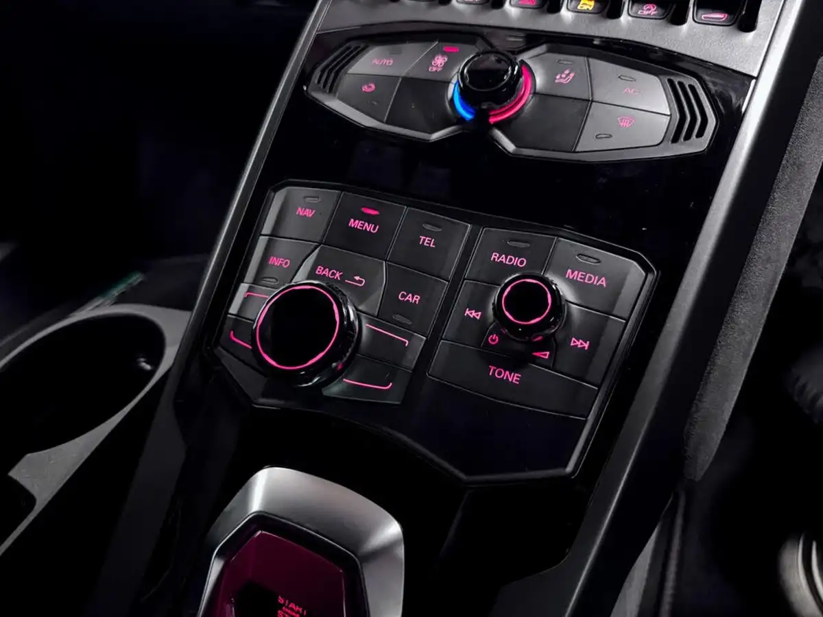 2015-lamborghini-huracan-big-33