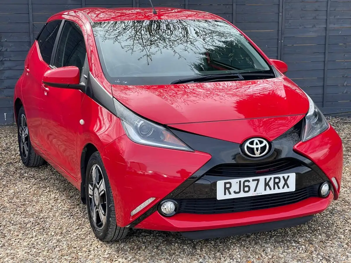 2018-toyota-aygo-10-vvt-i-x-clusiv3-71bhp-big-1