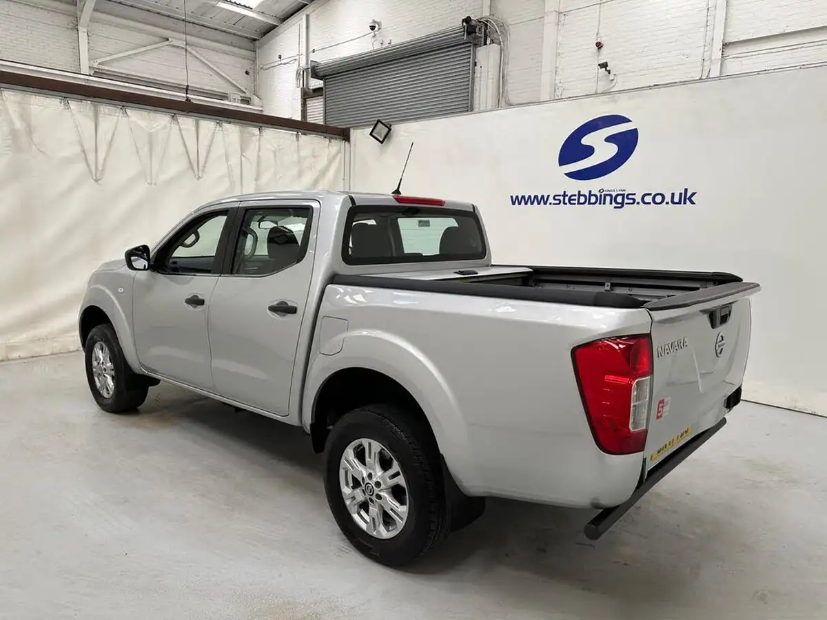 2021-nissan-navara-23dci-tt-acenta-double-big-4