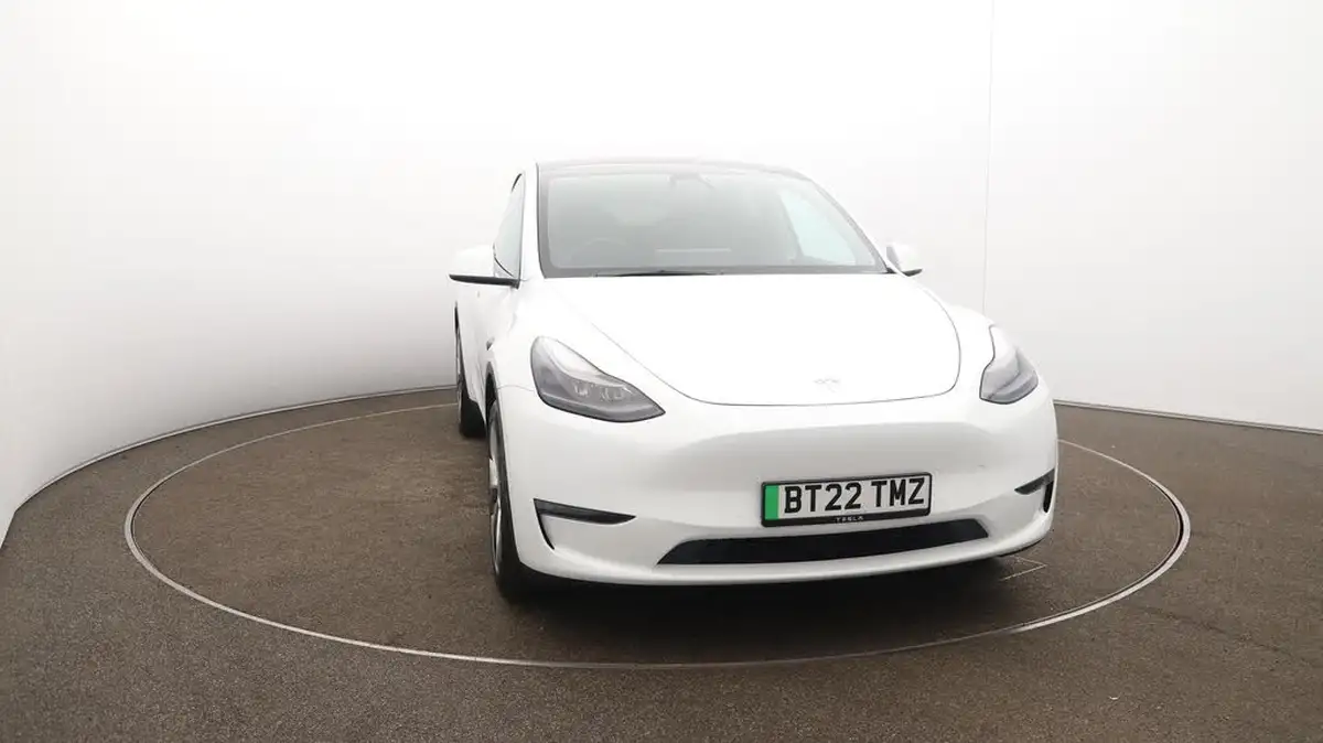 2022-tesla-model-y-e-long-range-big-43