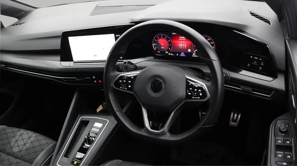 2022-volkswagen-golf-15-etsi-r-line-150ps-hatchback-big-9