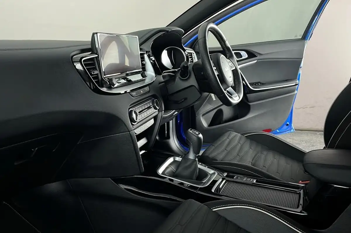 2024-kia-xceed-15-t-gdi-gt-line-138bhp-big-9