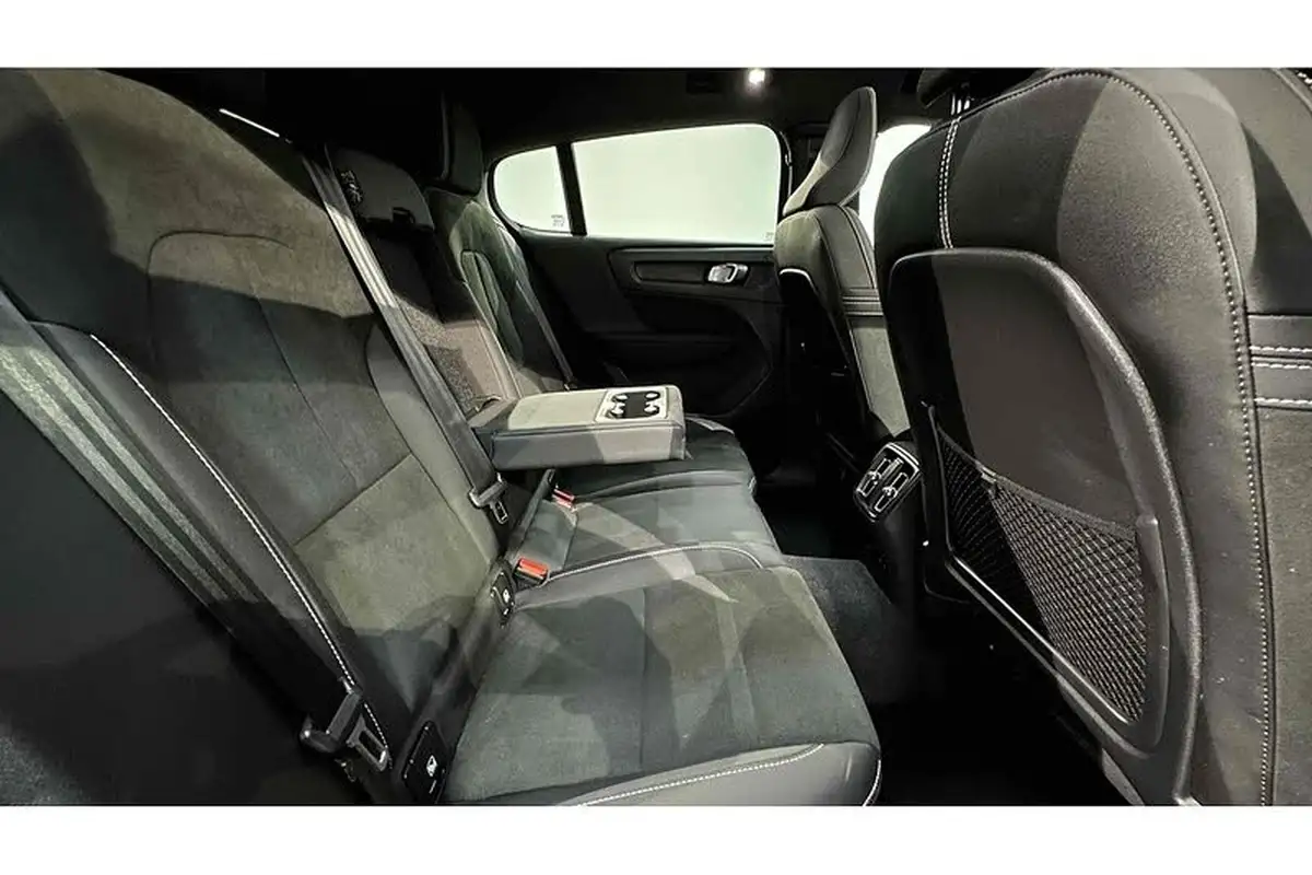2022-volvo-c40-e-twin-recharge-pro-big-28