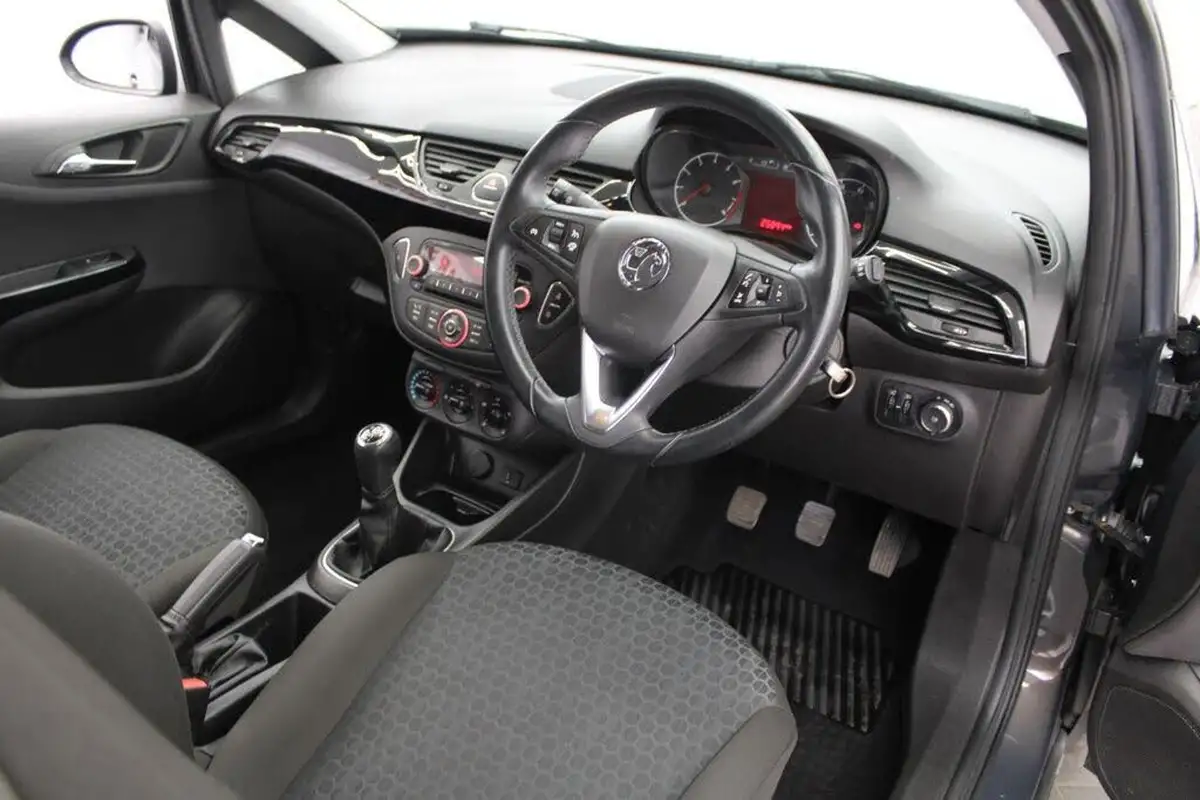 2015-vauxhall-corsa-14-sting-3d-big-1