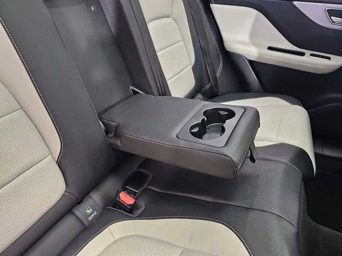 2017-jaguar-f-pace-20-i4d-r-sport-180ps-awd-auto-big-5