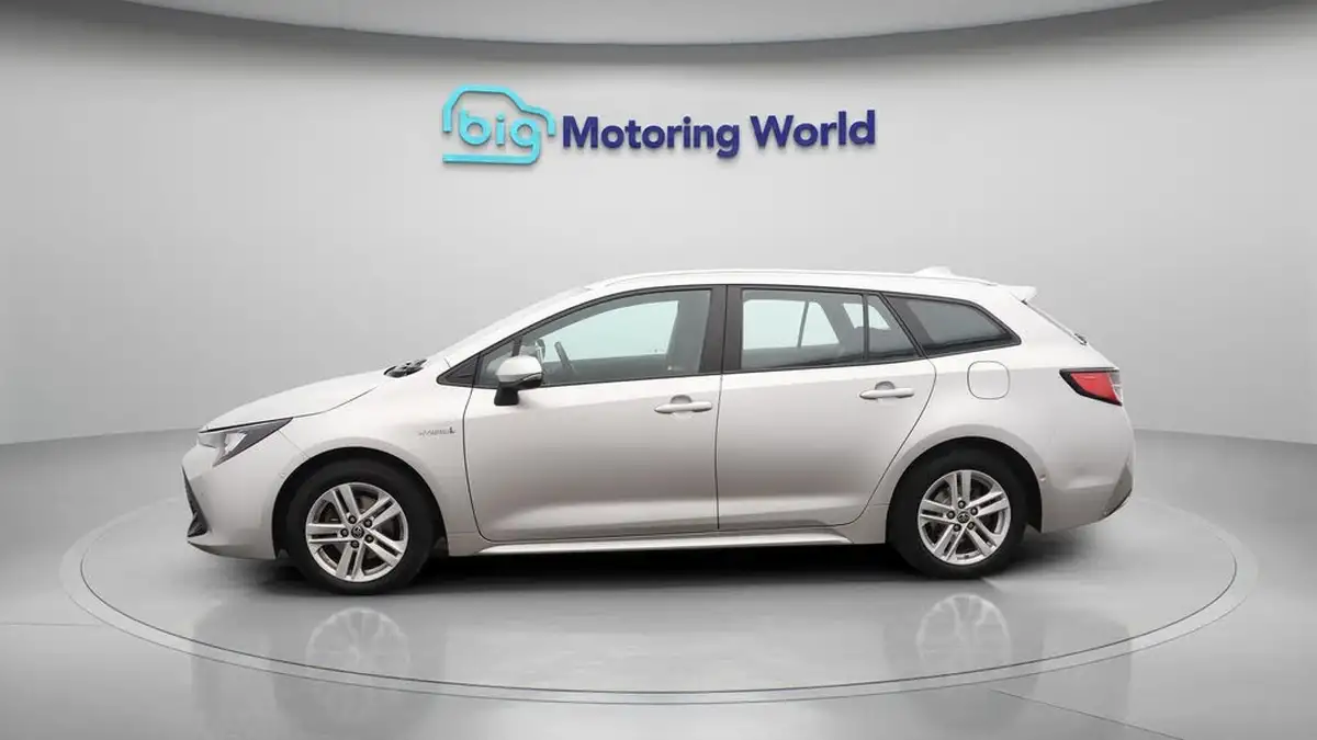 2021-toyota-corolla-18-vvt-i-icon-tech-spare-wheel-touring-sports-5d-big-4