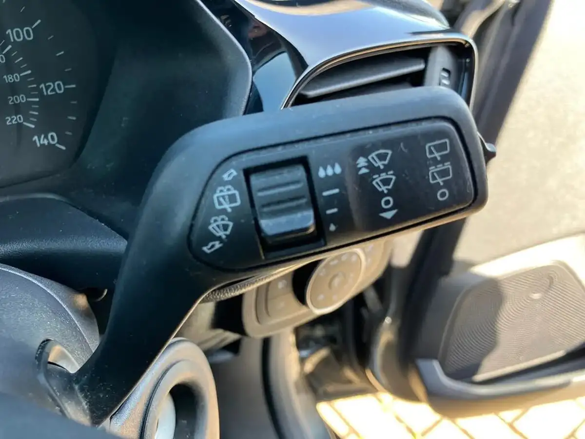2021-ford-fiesta-10t-trend-100ps-5d-big-40